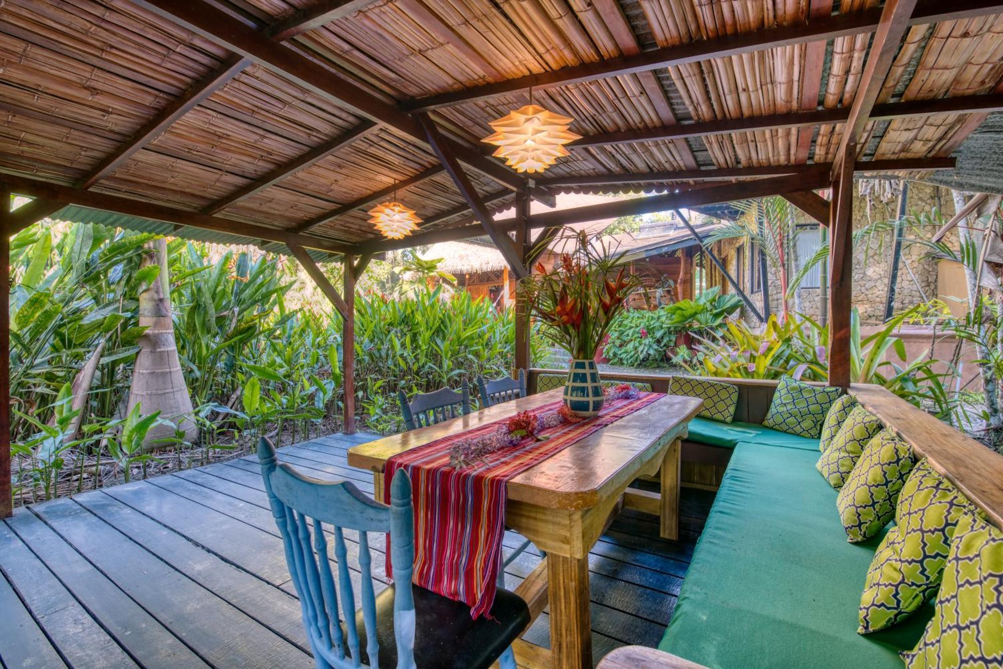 Tree House Beachfront Lodge Puerto Viejo de Talamanca Экстерьер фото