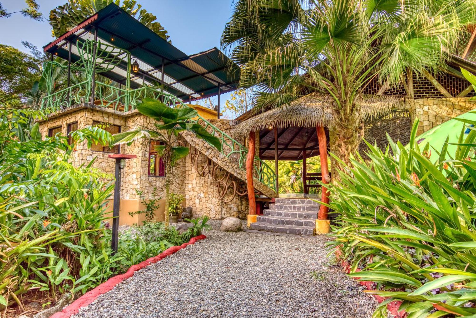 Tree House Beachfront Lodge Puerto Viejo de Talamanca Экстерьер фото