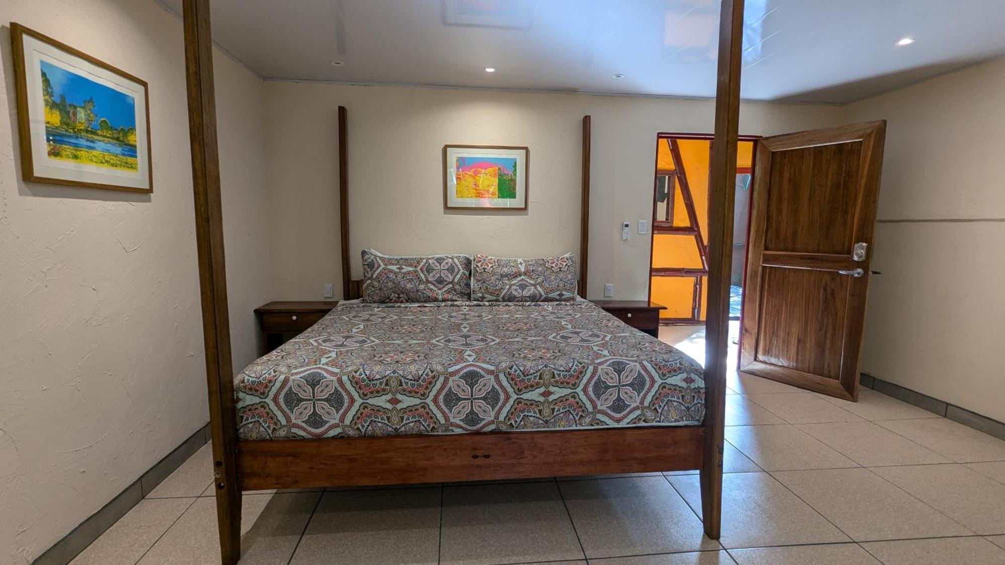 Tree House Beachfront Lodge Puerto Viejo de Talamanca Экстерьер фото